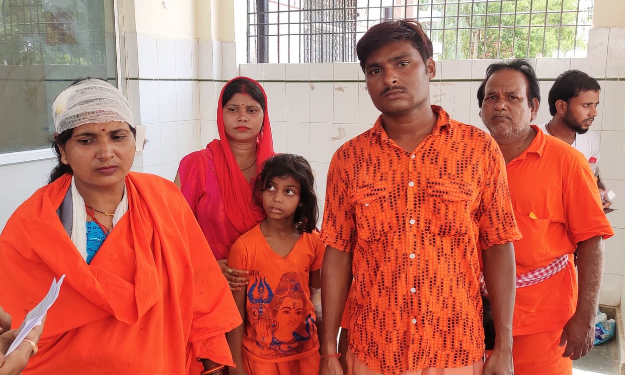 Chitrakoot: Tempo overturned, seven kanwariyas injured, devotees of Deoria came to worship