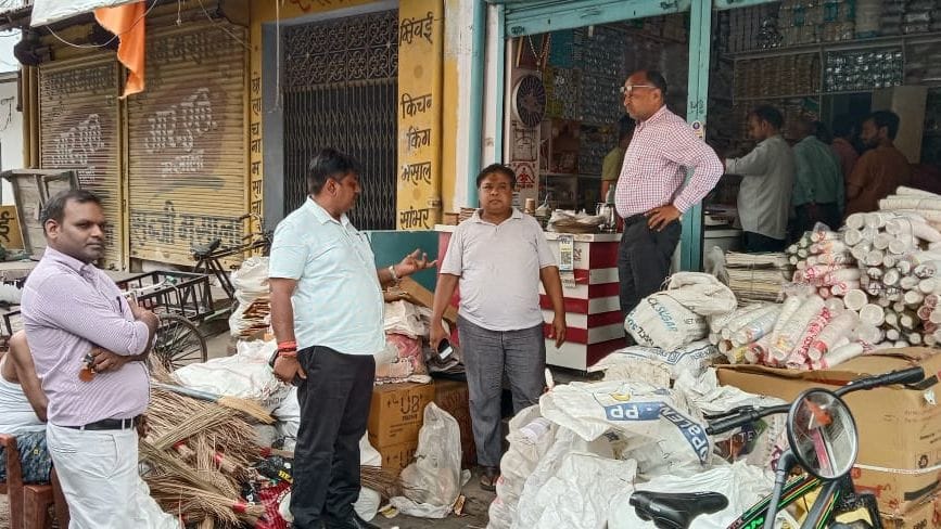 Hardoi, Seven thousand fine imposed for getting banned plastic
