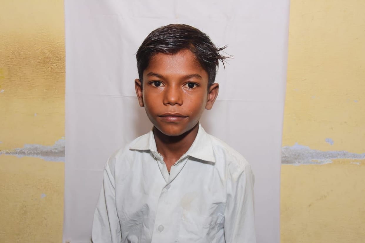 Auraiya: A wooden trolley fell on an innocent child playing at uncle's door, died