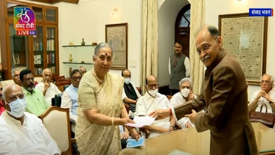 Vice President Election 2022, Opposition vice-presidential candidate Margaret Alva files her nomination papers at Parliament