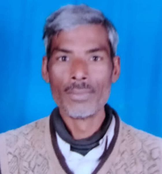 Dead body found hanging on mango tree near Govindepur