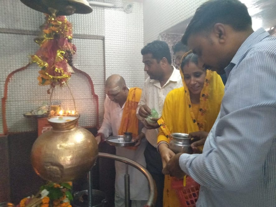 The pagoda reverberated with the cheers of Bam-Bam Bhole, crowds of Shiva devotees thronged