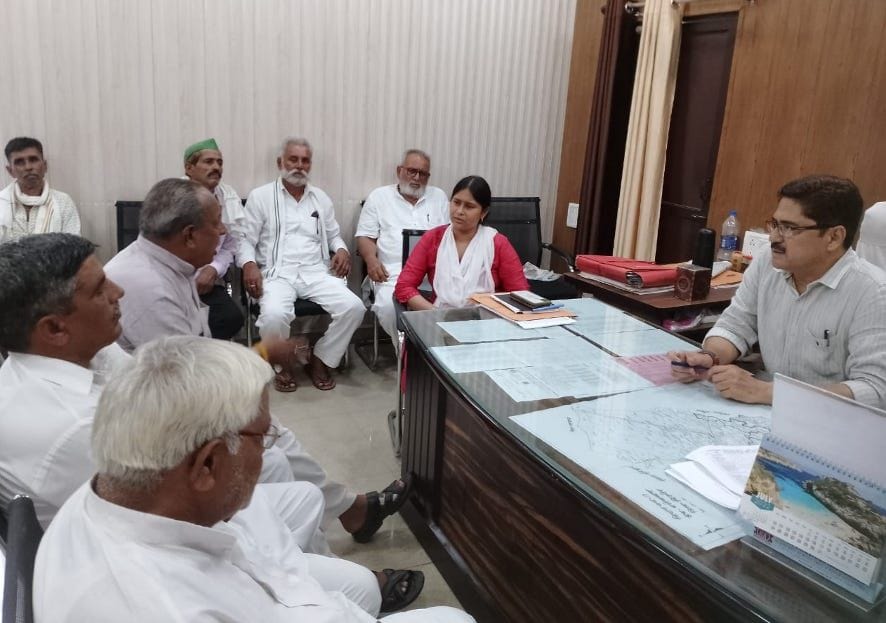 Told the problems of farmers to SDM
