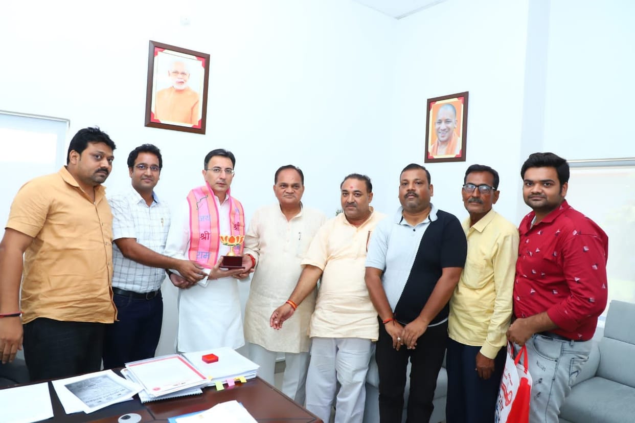 Etawah: Traders of Bharthana demanded PW Minister to build a bypass