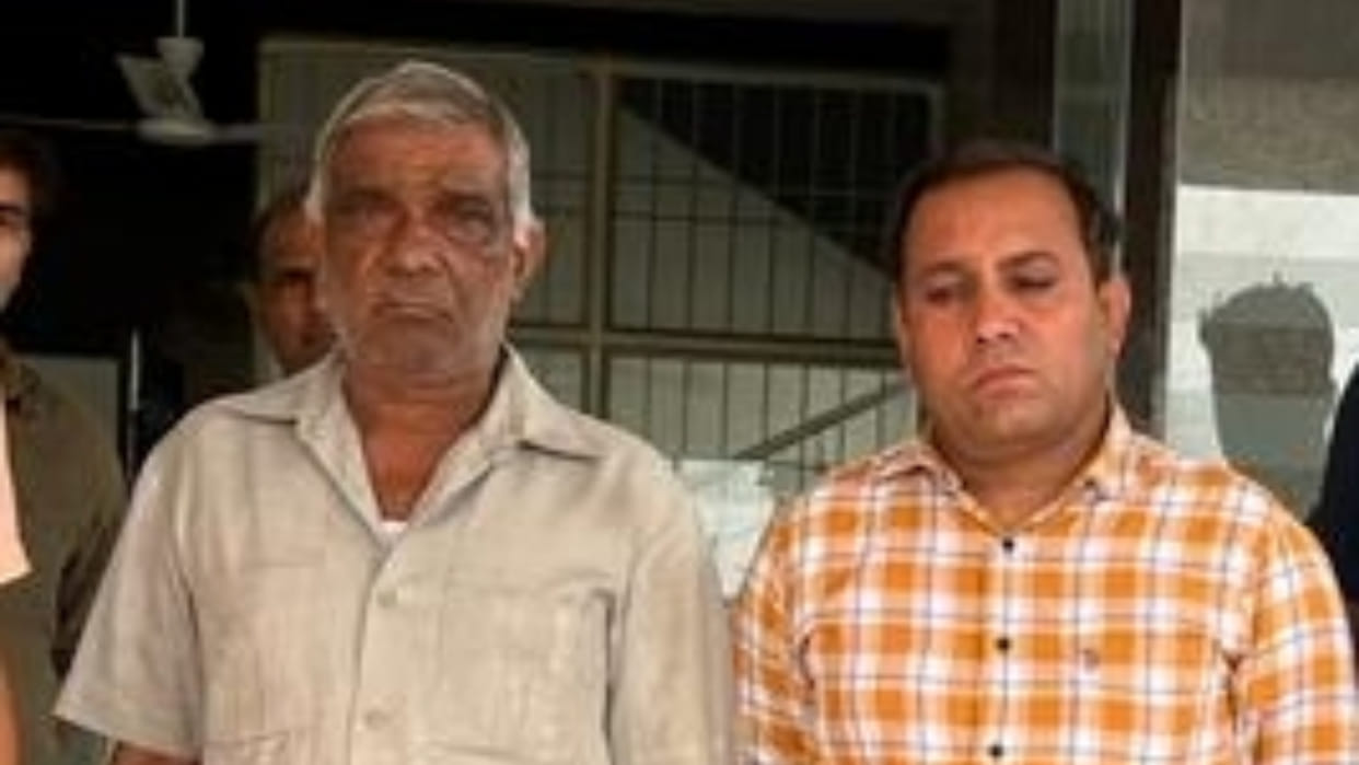 Former Naib Tehsildar and Registry Clerk of Bahadurgarh arrested for Registry without NOC