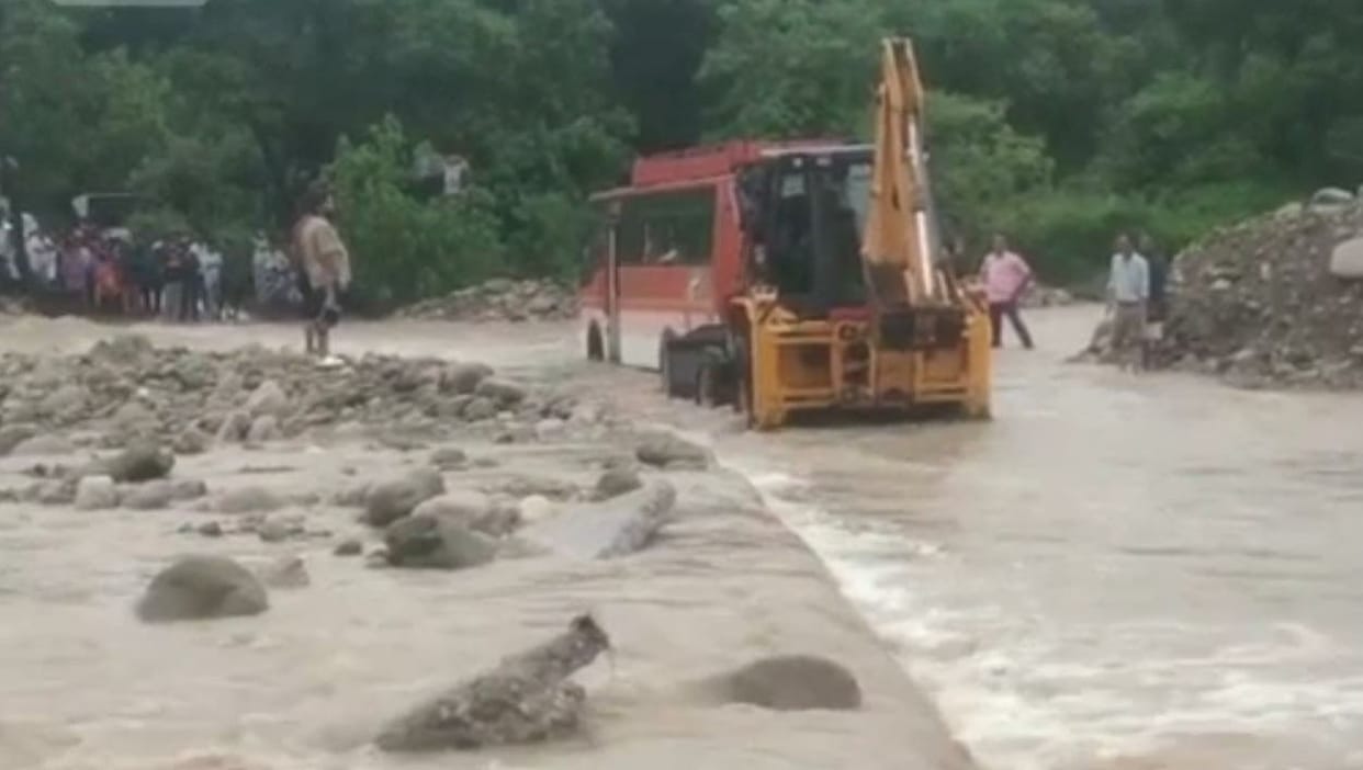 Bus stuck in Dhangarhi drain, 25 passengers stopped breathing