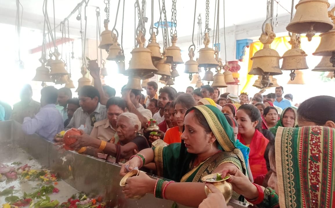Tameshwarnath Dham resonated with bum-bomb naivete