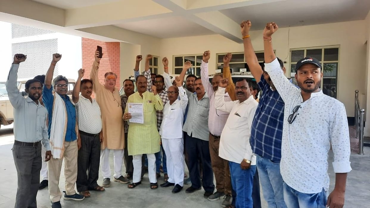 Traders angry, protest over imposition of GST on unbranded goods