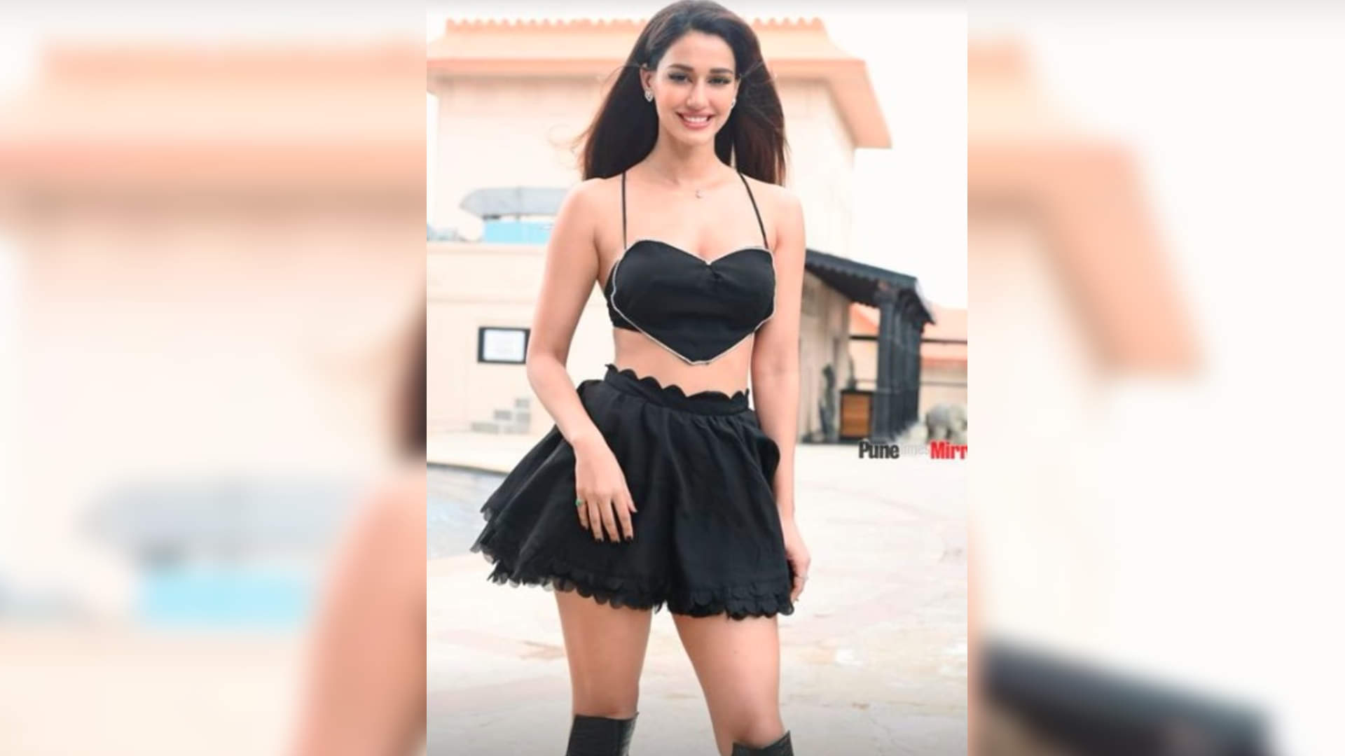 Disha Patani look bold in her high slit dress during the promotional event of the villain returns