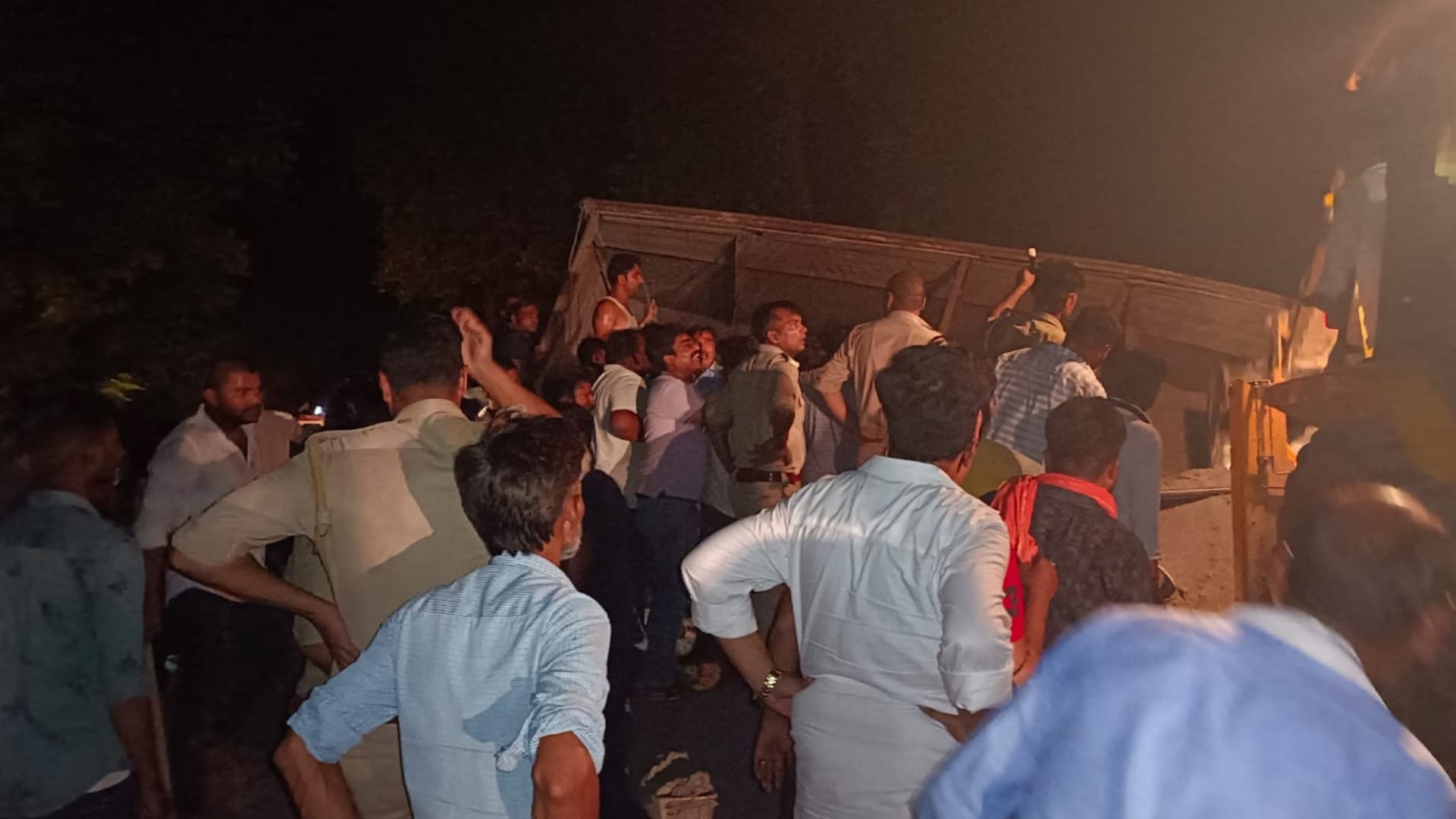 Five died in an accident in Raebareli.
