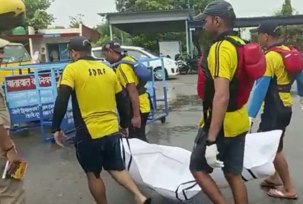 Rishikesh News: Drowned Boy dead body recovered from barrage reservoir photos