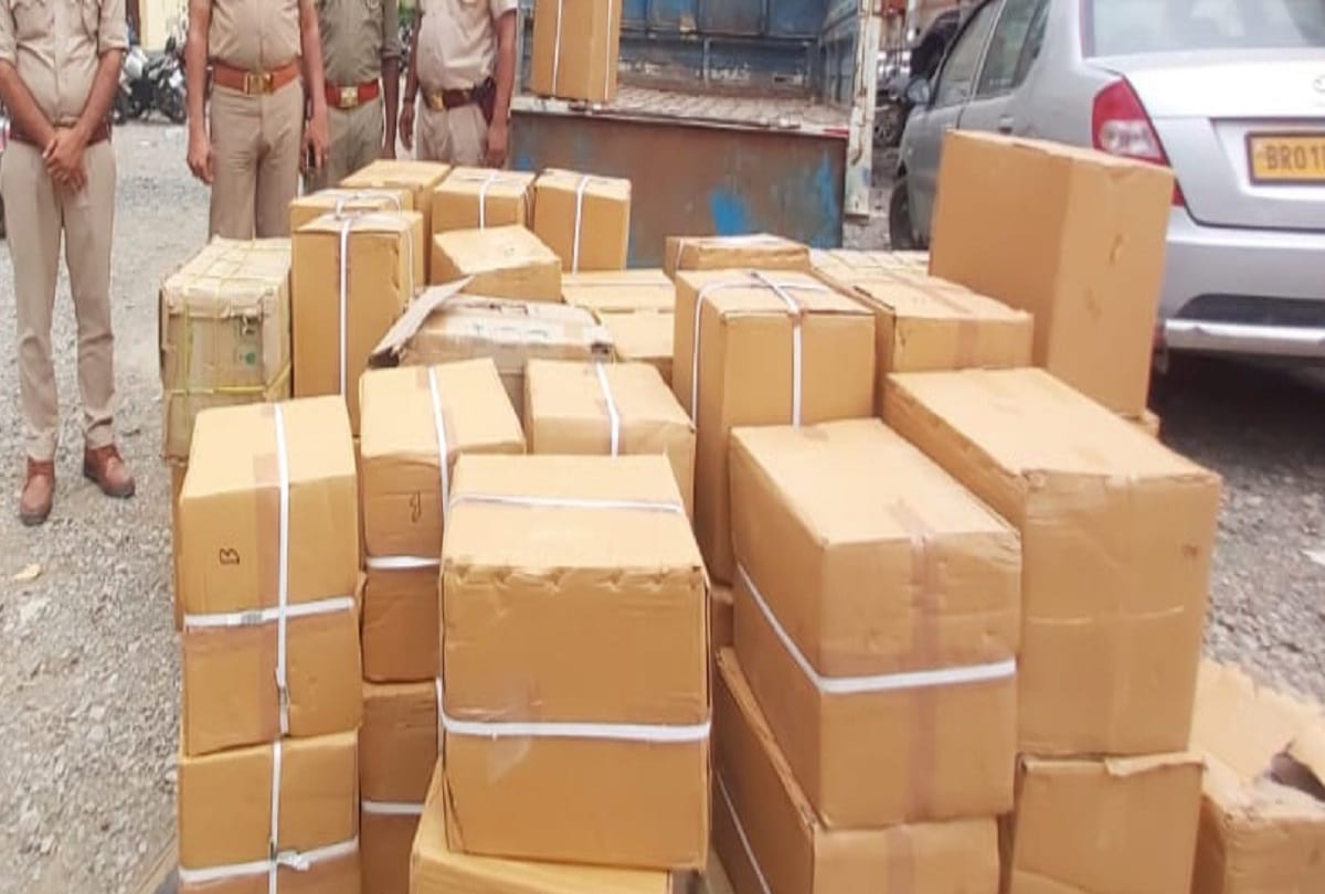 Illegal liquor warehouse caught in Nawada Dehradun Uttarakhand news in hindi