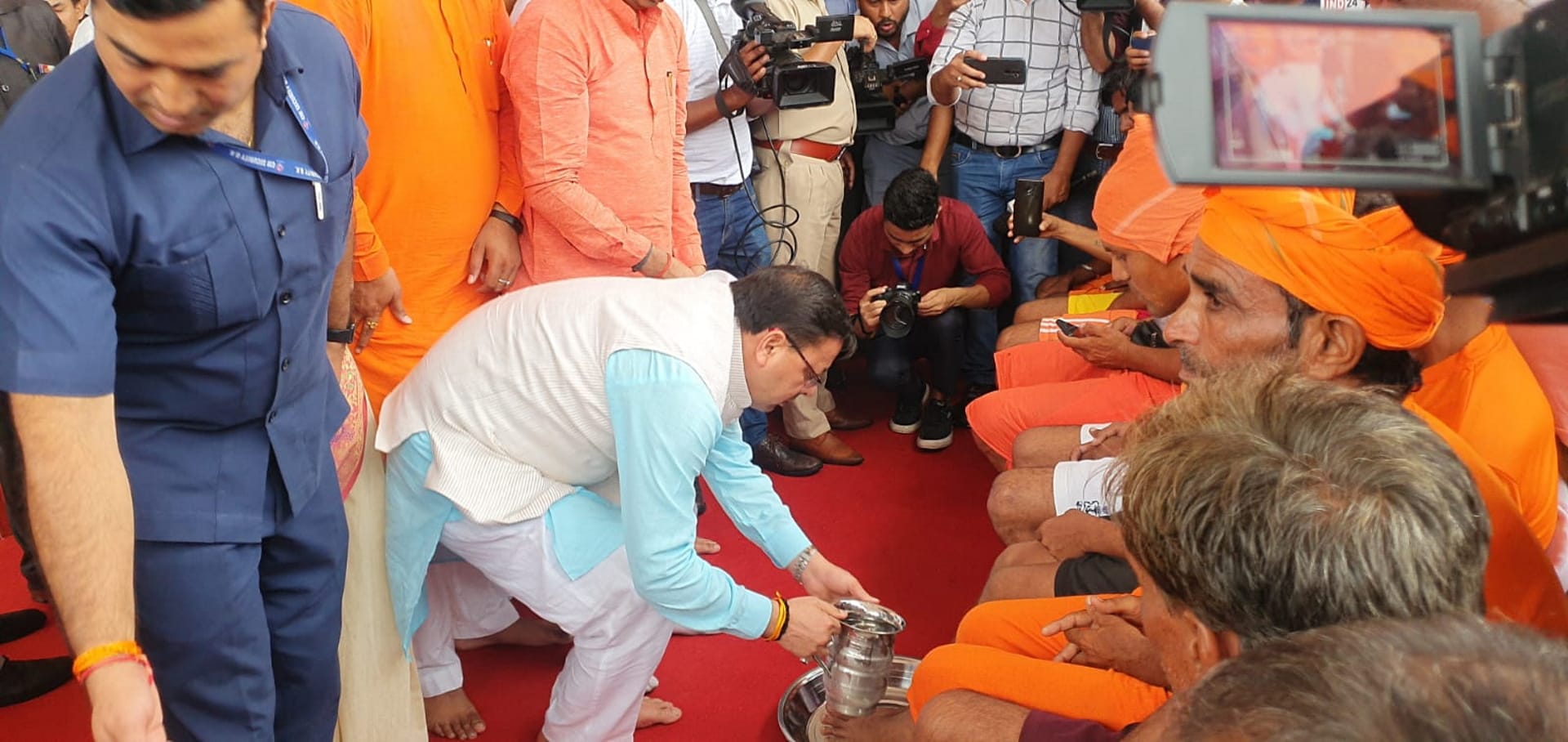 Kanwar Yatra 2022: CM Pushkar singh dhami welcome Kanwaria in Haridwar today