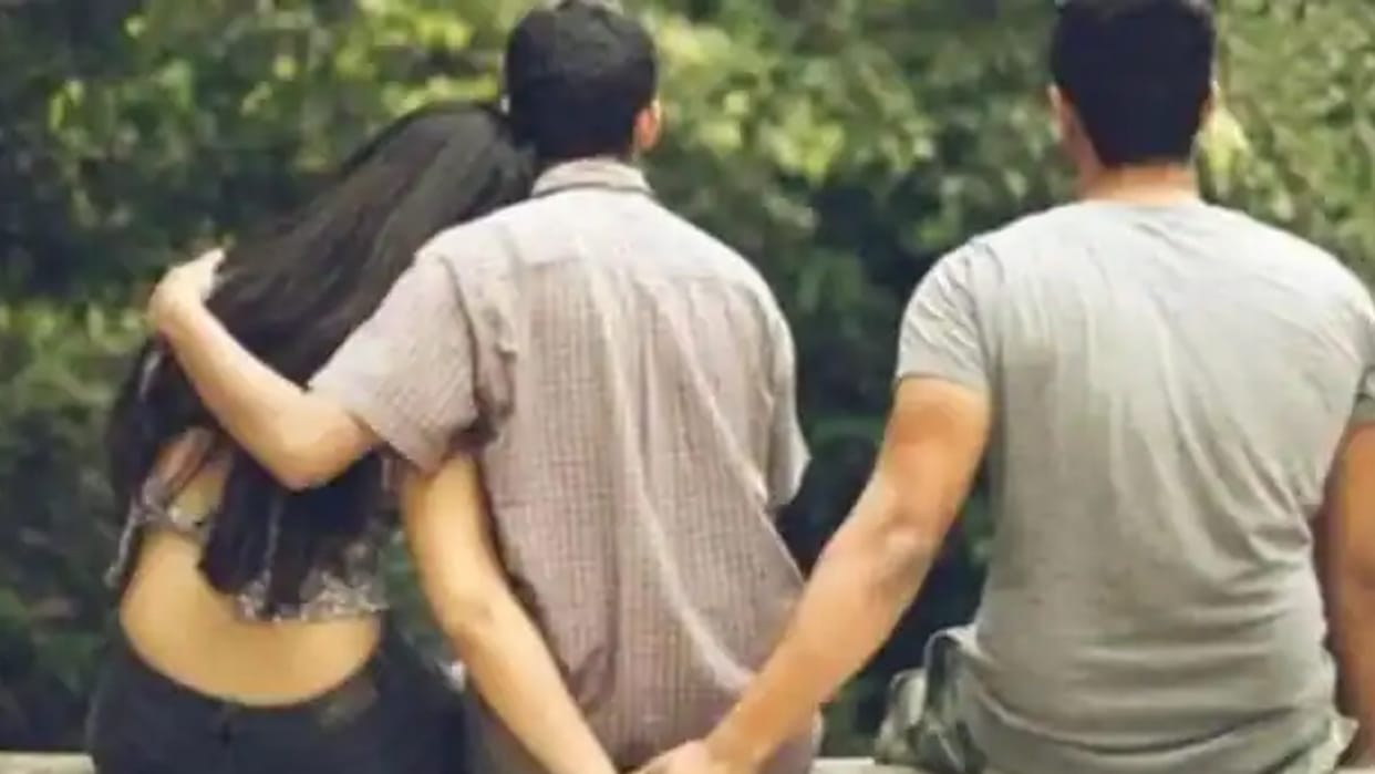 Bihar Gopalganj Husband gone to Mumbai, wife ran away with Lover