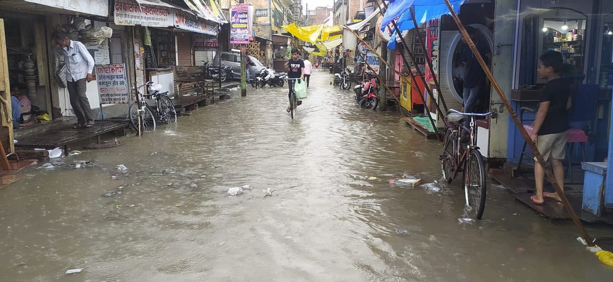 Auraiya: Faces blossomed due to rain, crops got life