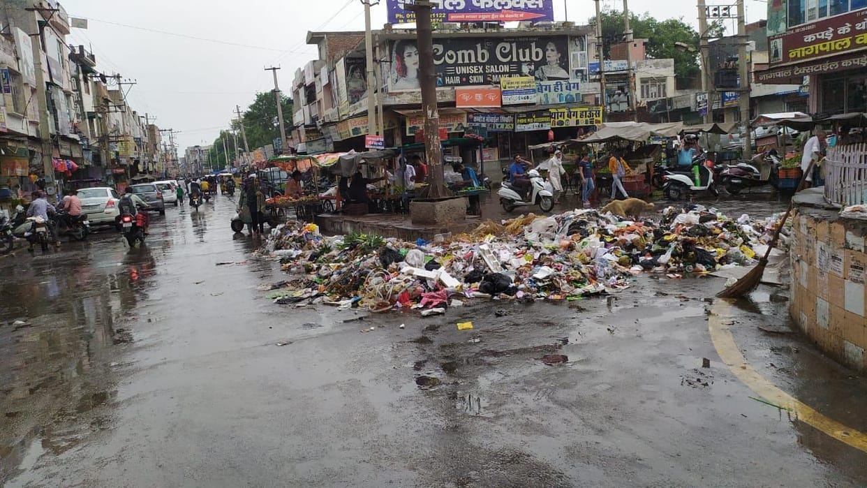 Fountain Chowk re-made garbage dumping point by NAP