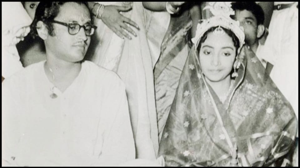 Geeta dutt death anniversary know about singer wedding life with guru dutt and her career struggle and popular song