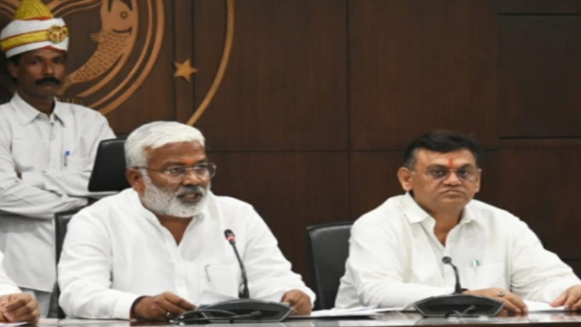 Minister Dinesh Khatik meet CM Yogi today, breaks silence on resignation letter