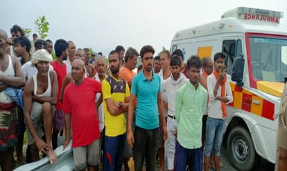 Road Accident on Purvanchal Expressway in mau two died and five serious after scorpio overturned due to tire b