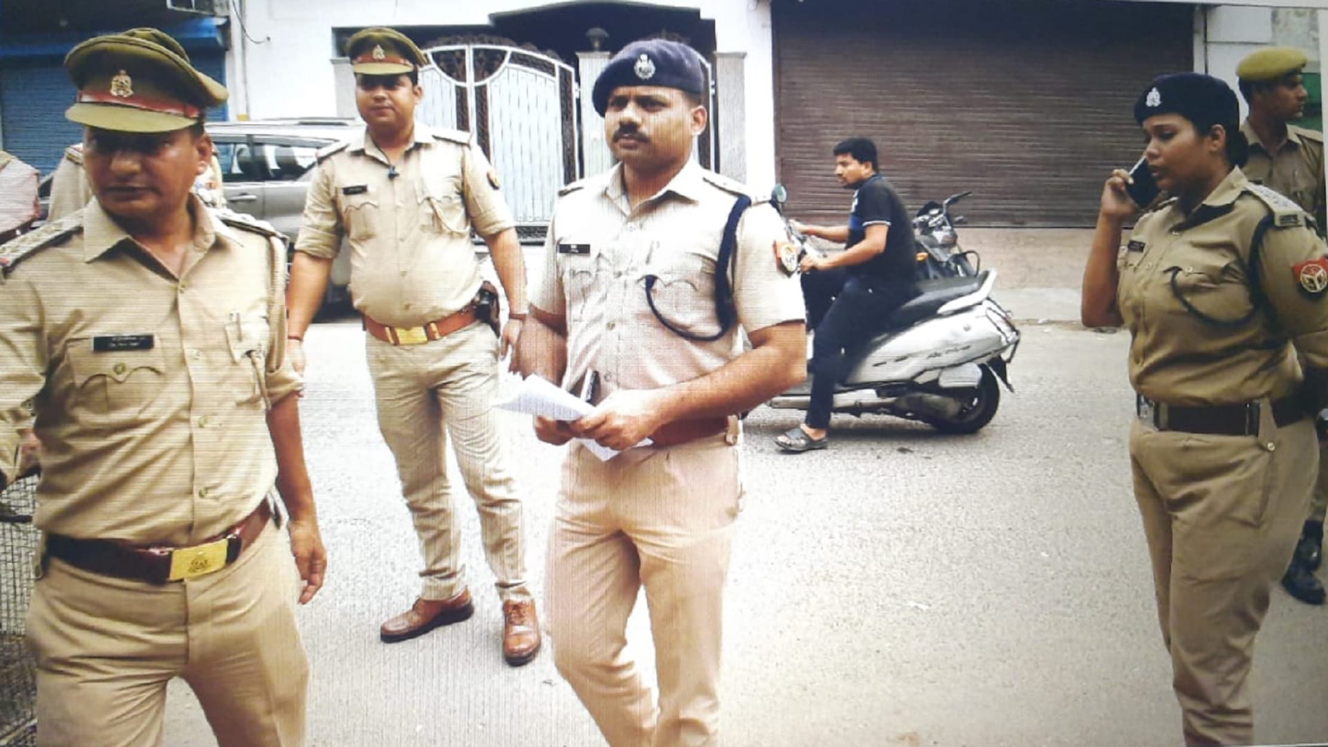 Meerut police attach property worth more than 100 crore of kabadi of Sotiganj after the speech of PM Modi