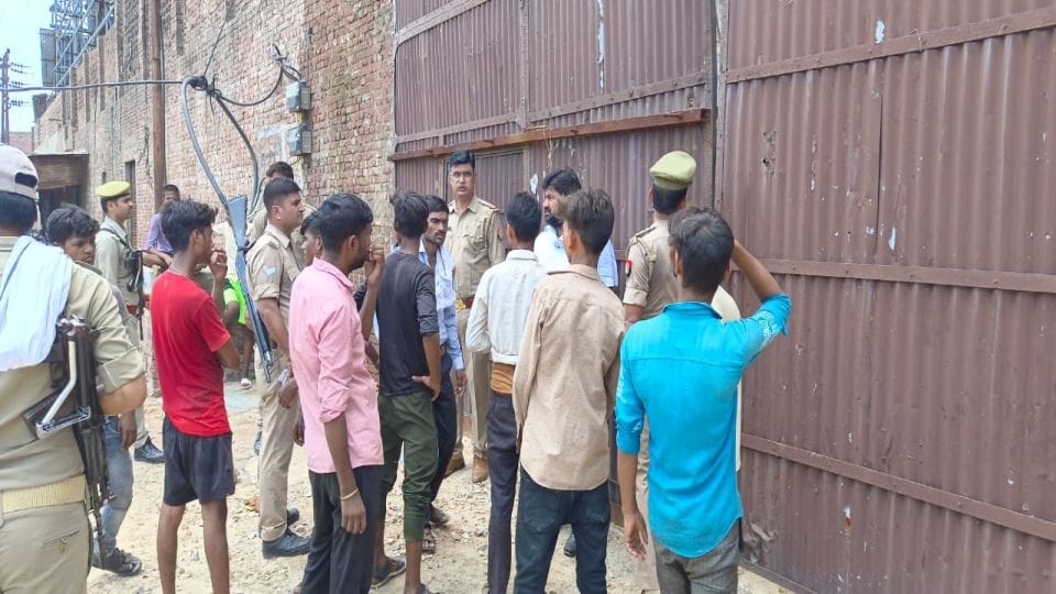 girl died due to iron bolt entered her head in Firozabad