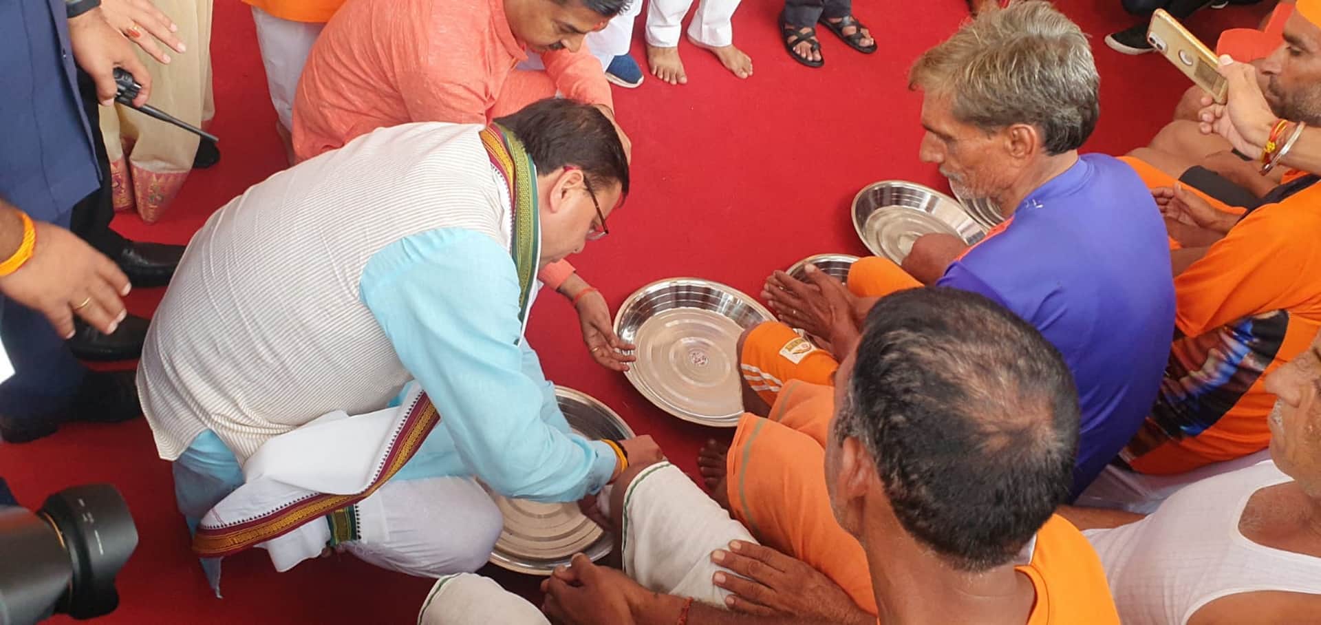 Kanwar Yatra 2022: CM Pushkar singh dhami welcome Kanwaria in Haridwar today