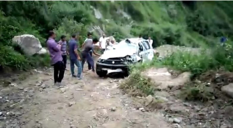 four person injured in car accident in ghogtali rajgargh sirmaur