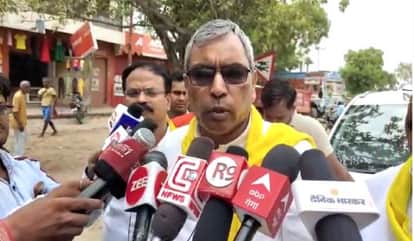 जौनपुर में मीडिया से बात करते ओमप्रकाश राजभर