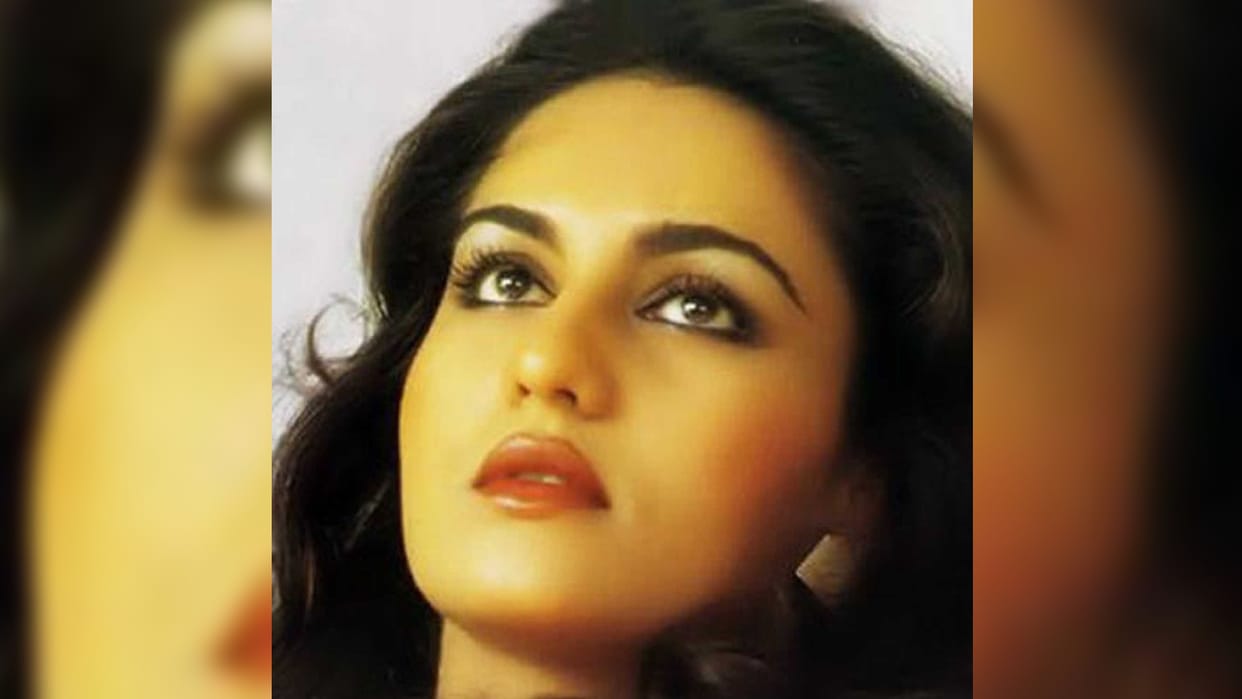 Reena Roy Daughter Sanam Khan Beautiful Photo Goes Viral on Social Media