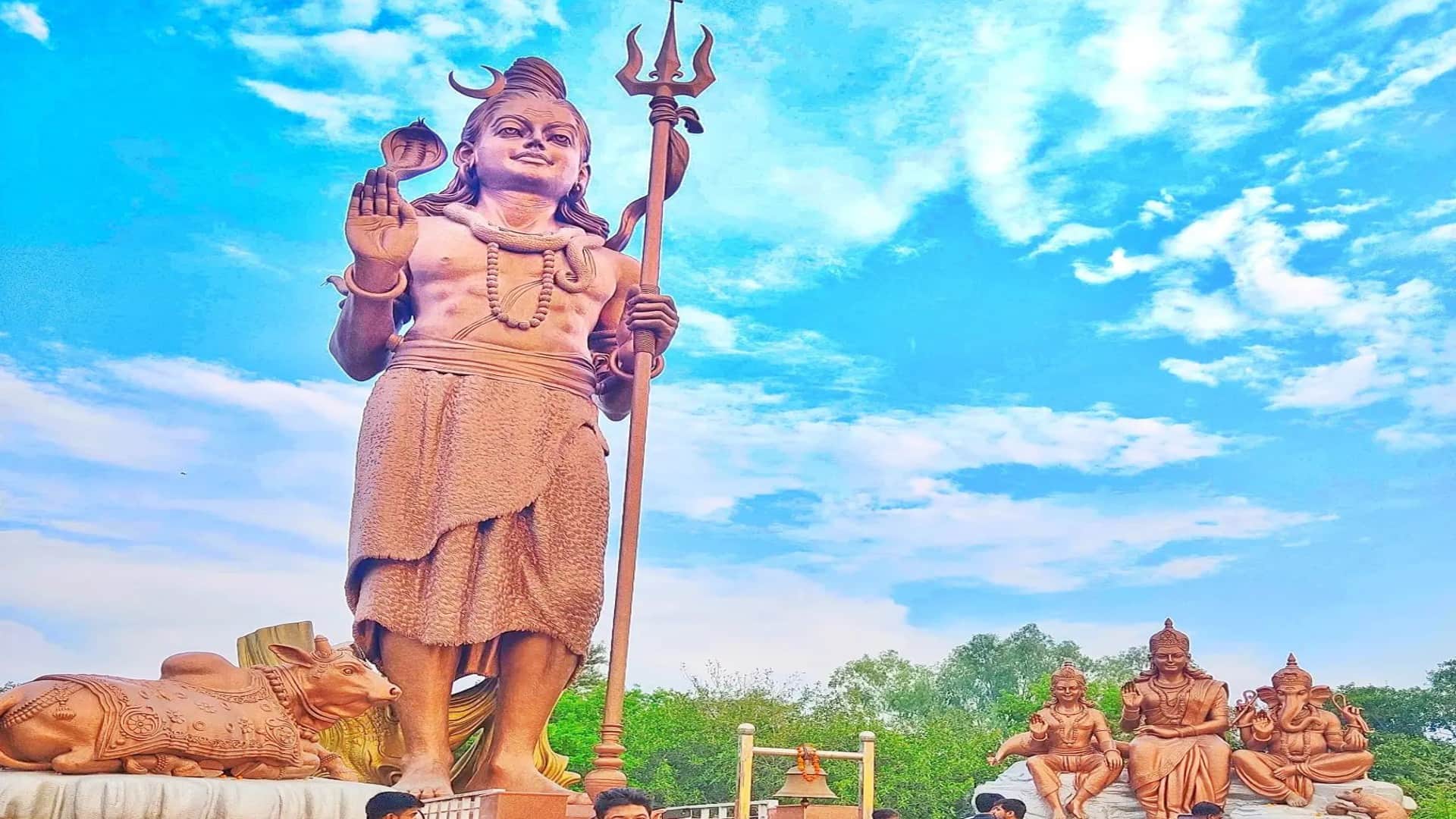 Know Famous Shiva Temple in Delhi You Must Visit in Sawan Check Details in Hindi