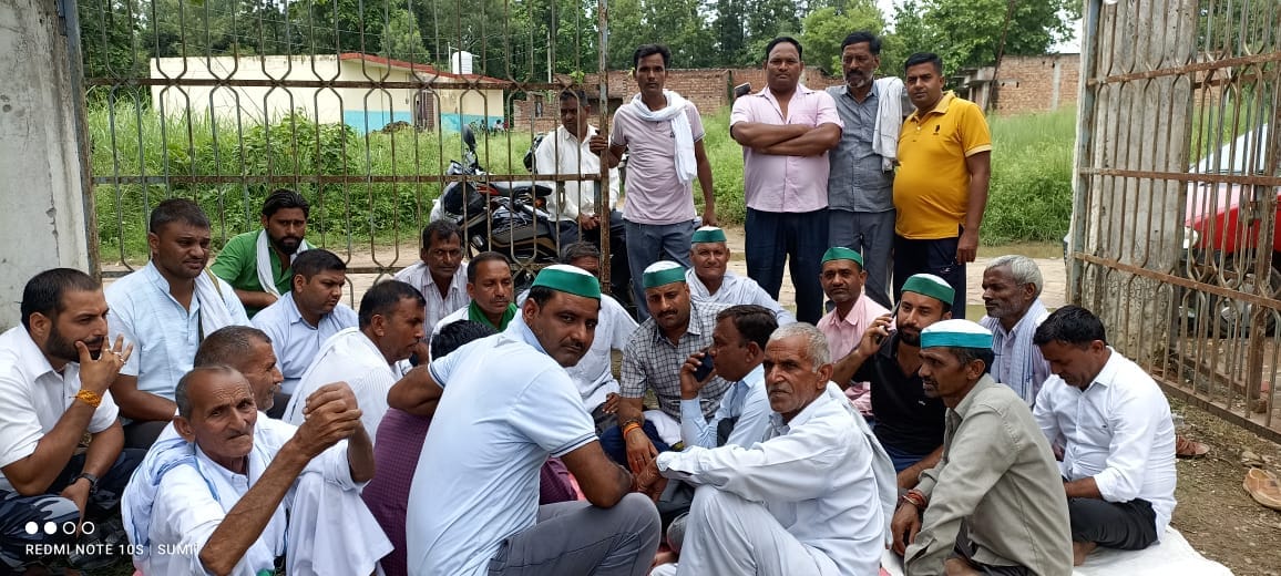 Farmers protested at Parrot Tanda power house