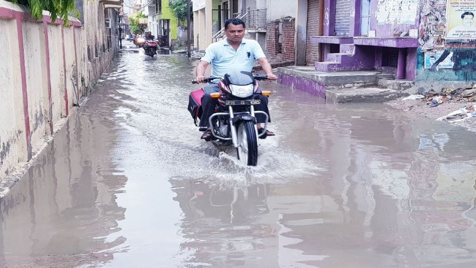 water logging in government office and road due to heavy rain in etah