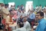 बासौली गांव स्थित स्टेडियम में ग्रामीणों की समस्या सुनते सांसद डॉ.सत्यपाल सिंह