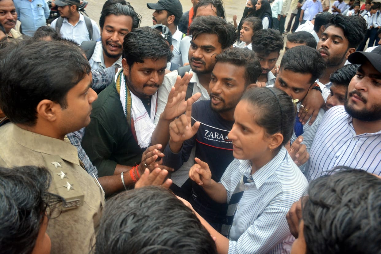 Demonstration against charging more fees, college management accepted the demands