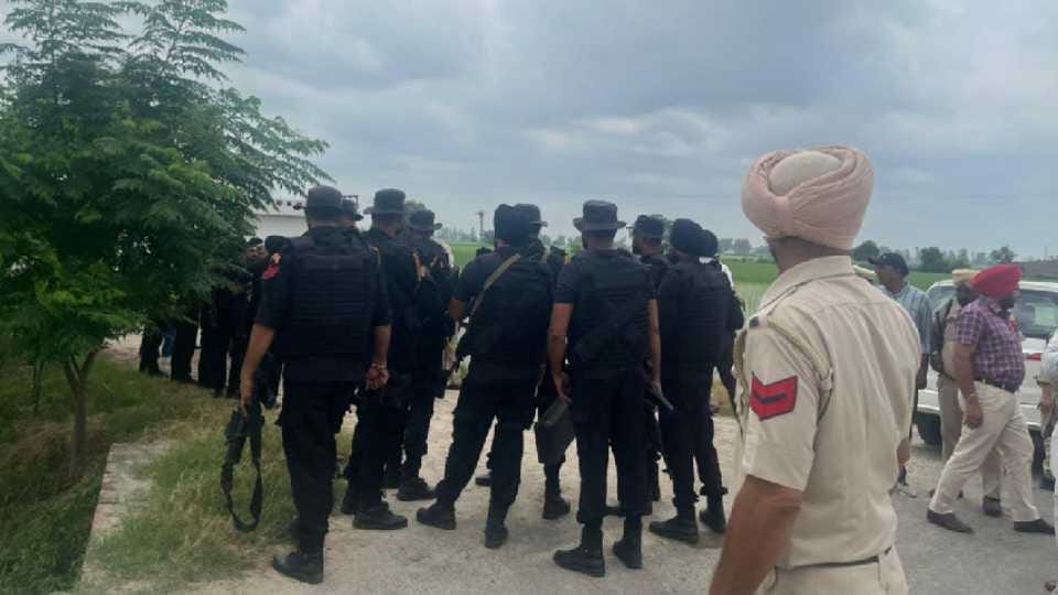 Amritsar Encounter Police searching car that came to drop gangsters