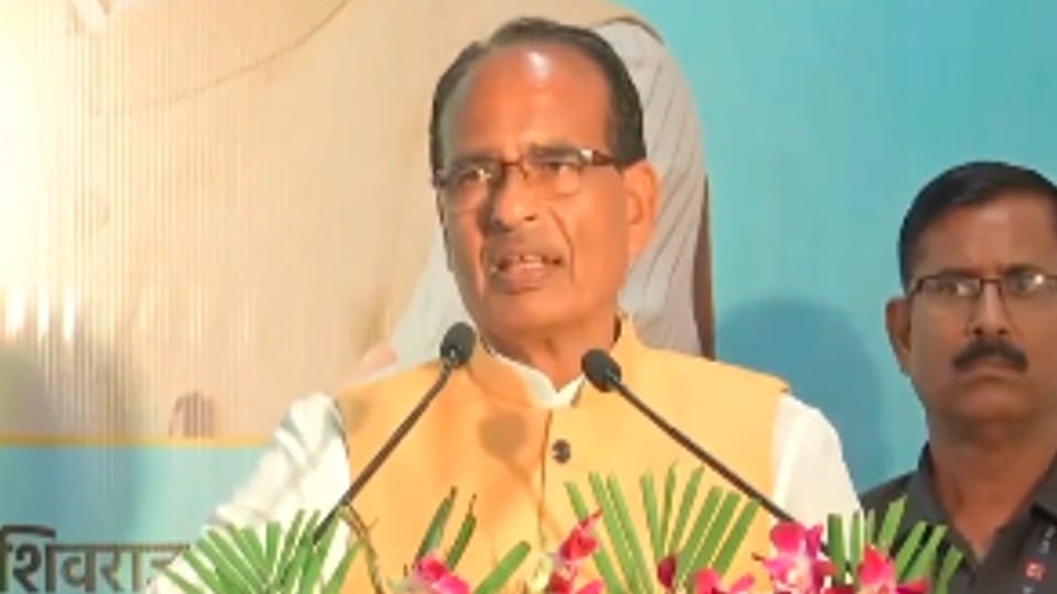Corona Vaccination: Booster dose campaign started, CM said- Will run vaccination campaign together with people
