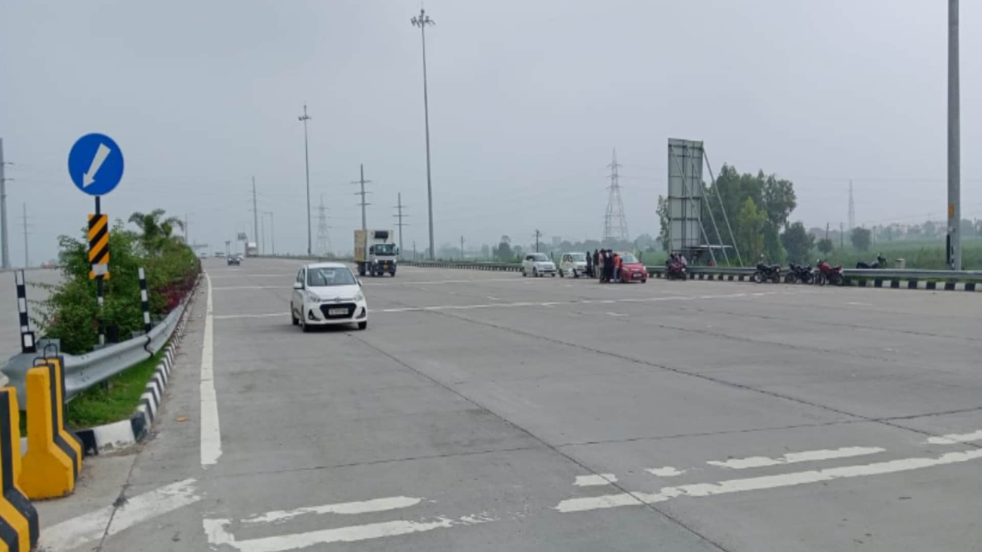 Government unveils guidelines for signages for national highways, expressways to improve road safety