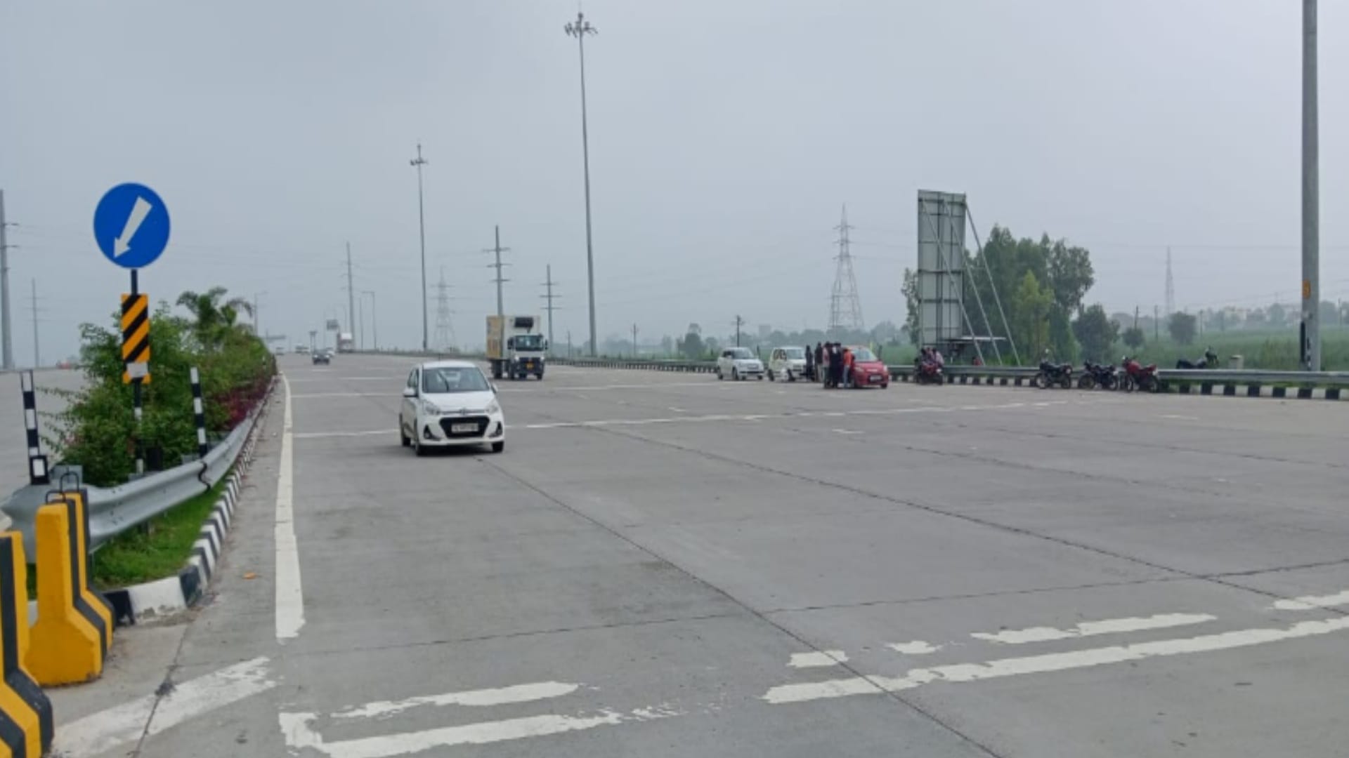 Government unveils guidelines for signages for national highways, expressways to improve road safety