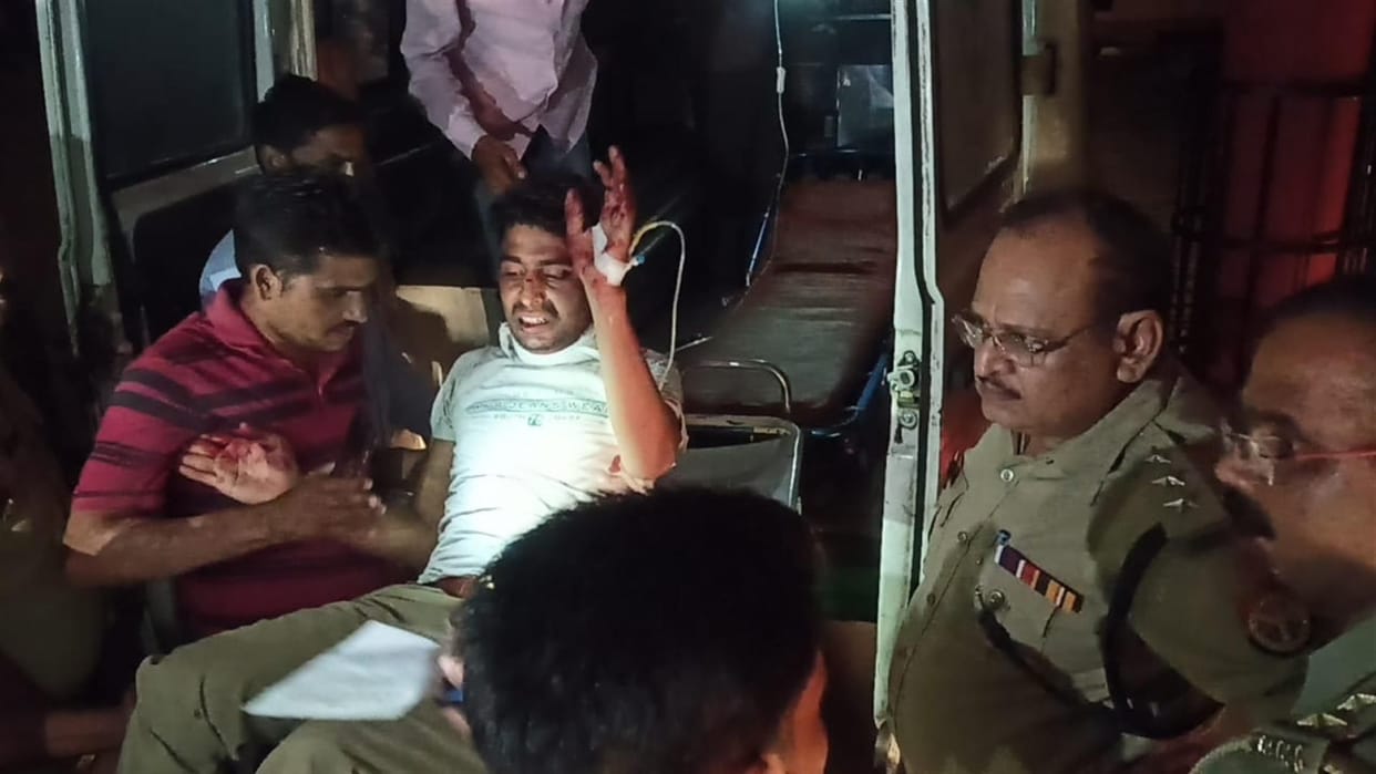 Hathras: Home guard going to give money to mother-in-law shot, condition critical