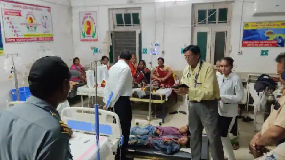 Mid-Day Meals: Lizard fell in food in Sidhi, 26 children sick, hospitalized