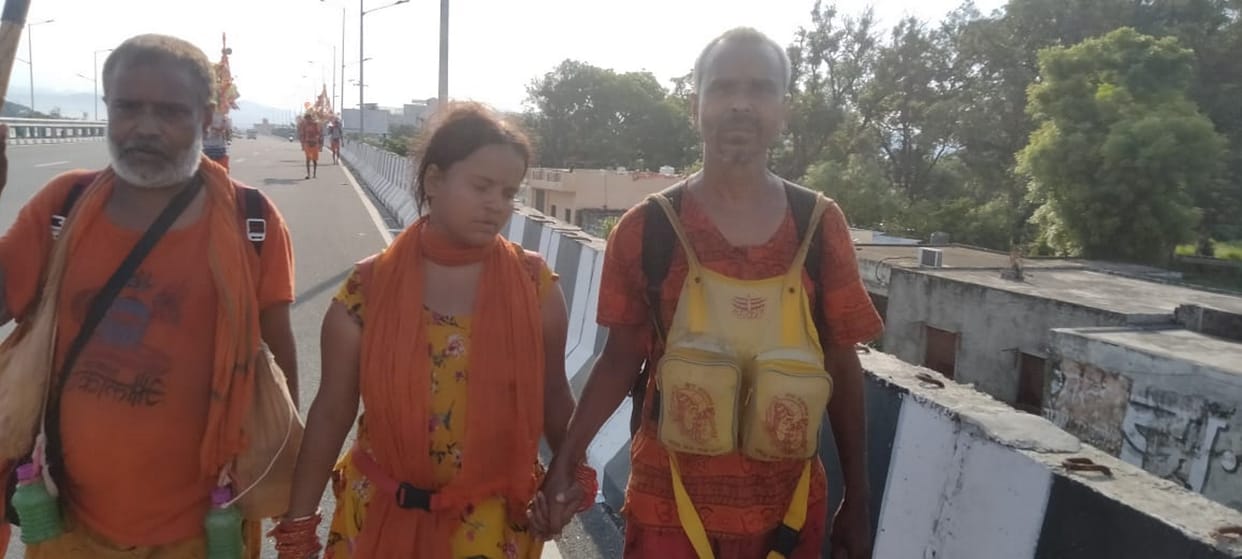 Kanwar Yatra 2022: Devotion of Blind Sapna, Mahadev came in dreams and set out to take kanwar, See Photos