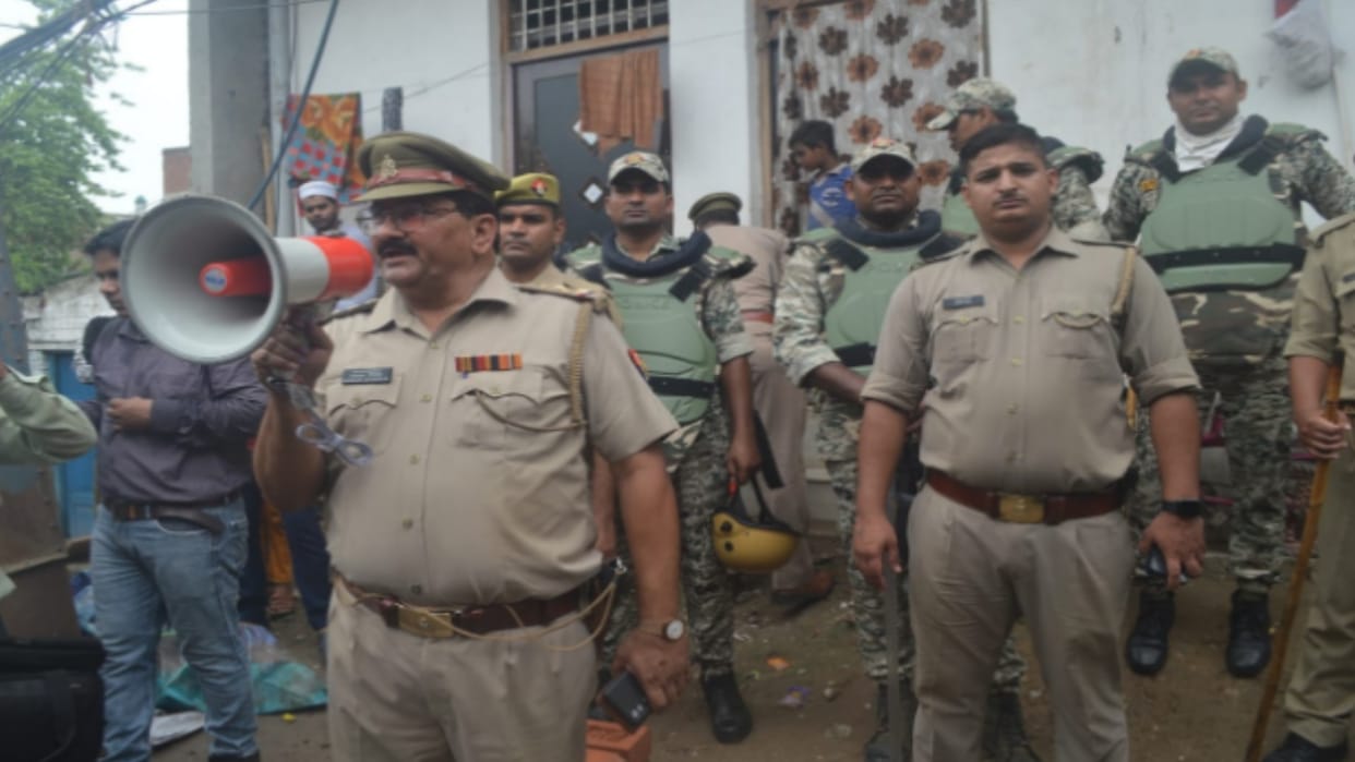 Meerut Police attached property worth crores of drug dealer Taslim, action taken under gangster act