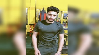 Eight kilogram samosa or spicy chow mein, even gym goers are fond of junk food