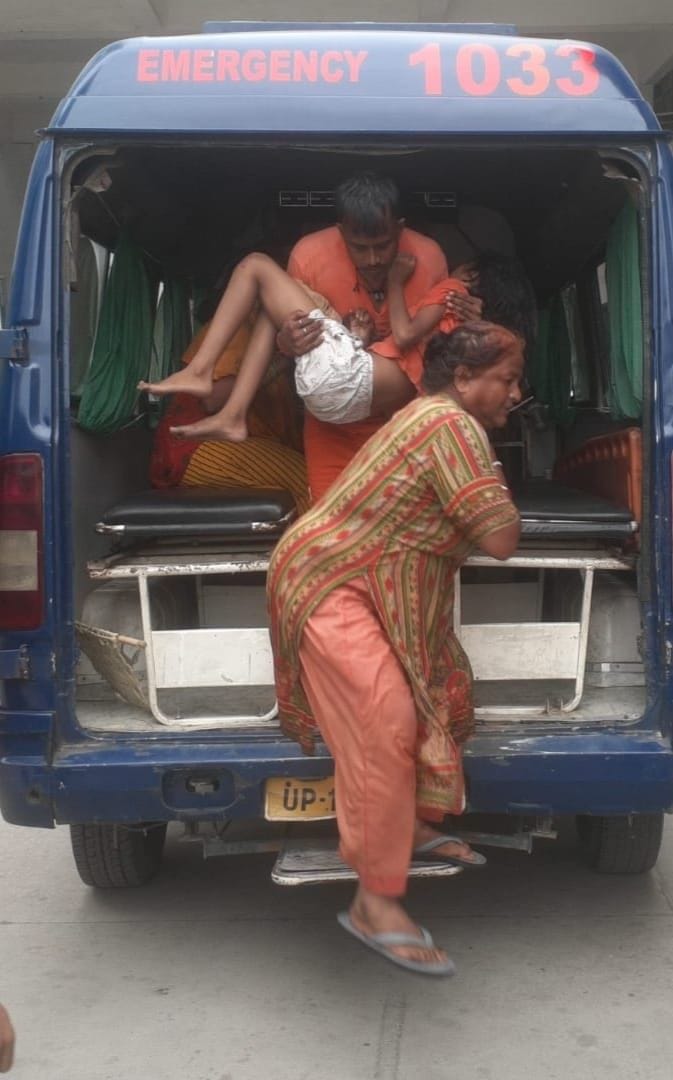 Teenager carrying Kanwar dies due to bike collision