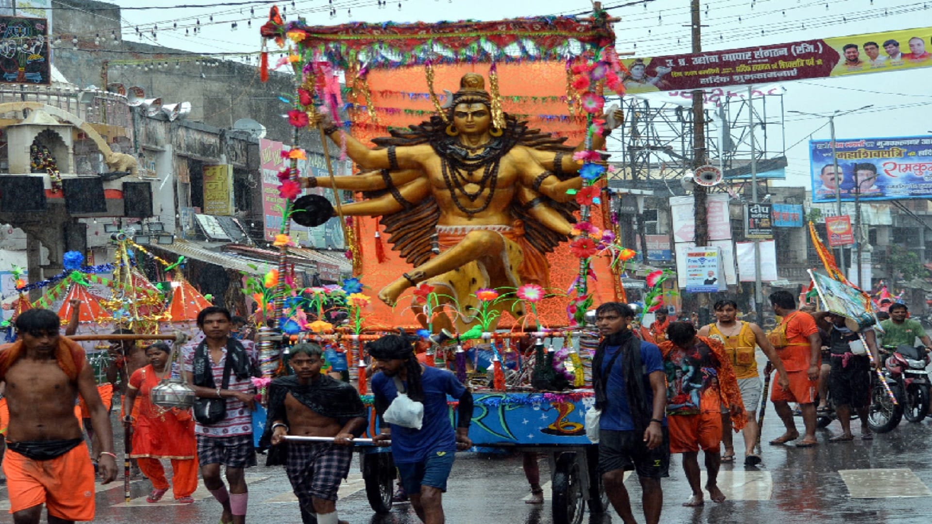 See unique pictures of Kanwar Yatra from Western UP
