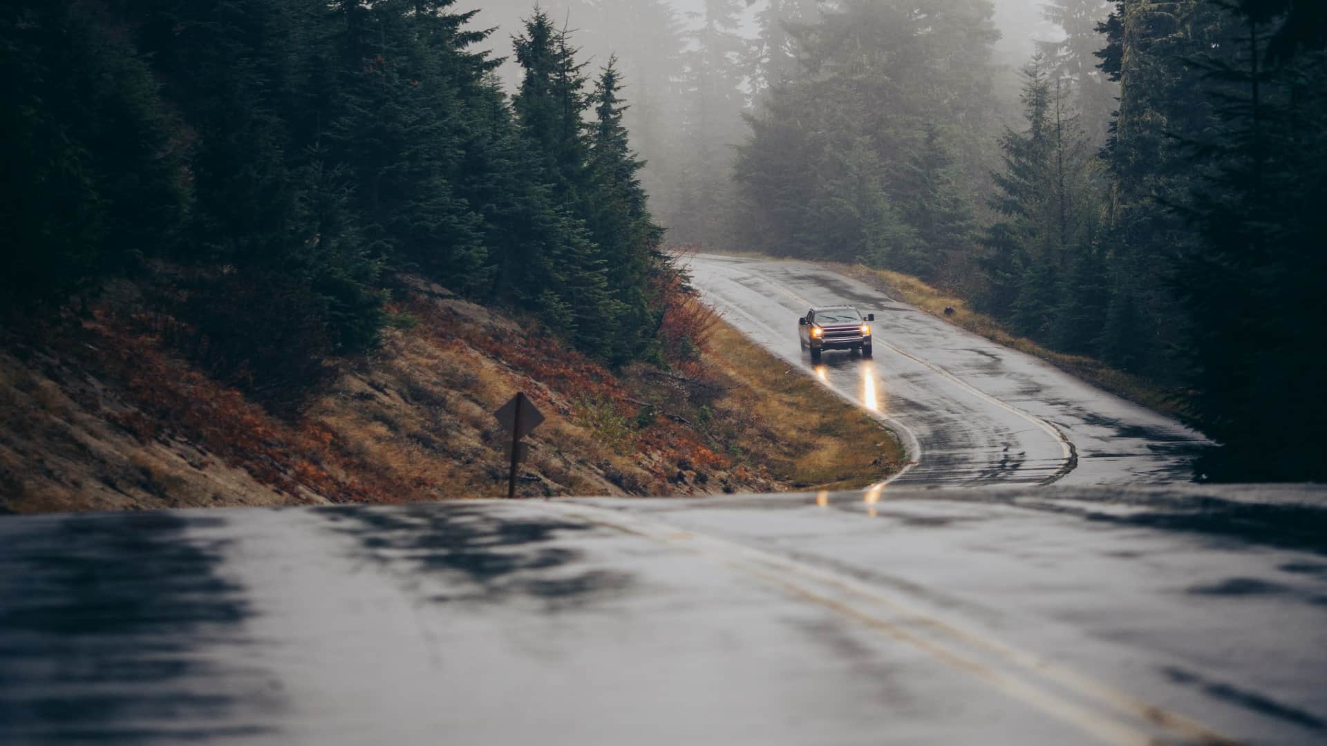 Monsoon Travel Tips to Enjoy Journey in Rainy Season While Travelling Read Details in Hindi