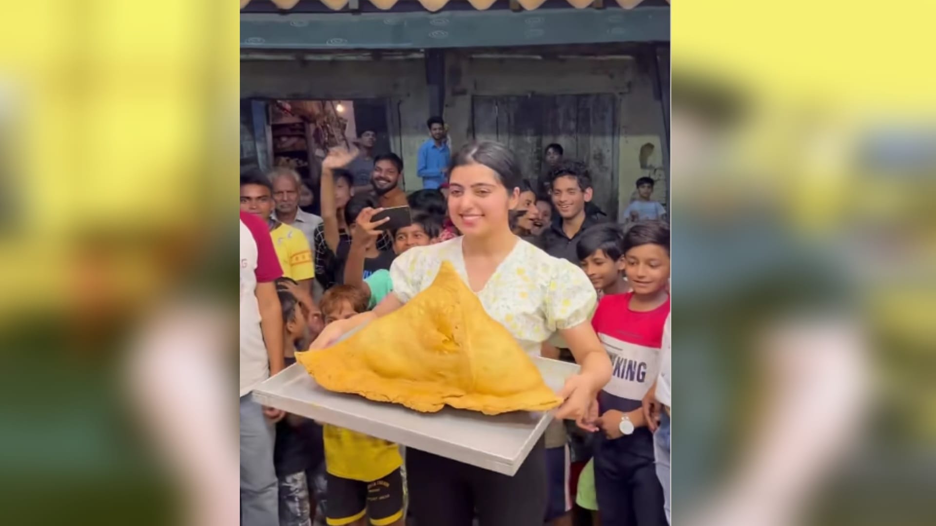 Meerut: person who eats 10 kg Mahabahubali Samosa will get a reward of Rs seventy one thousand in Meerut