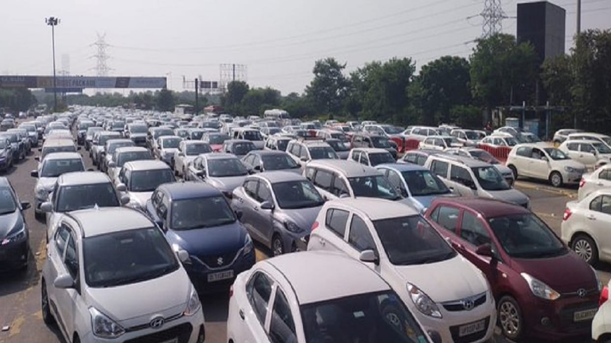 Road connecting Greater Noida Expressway to Sector 62 closed without notice