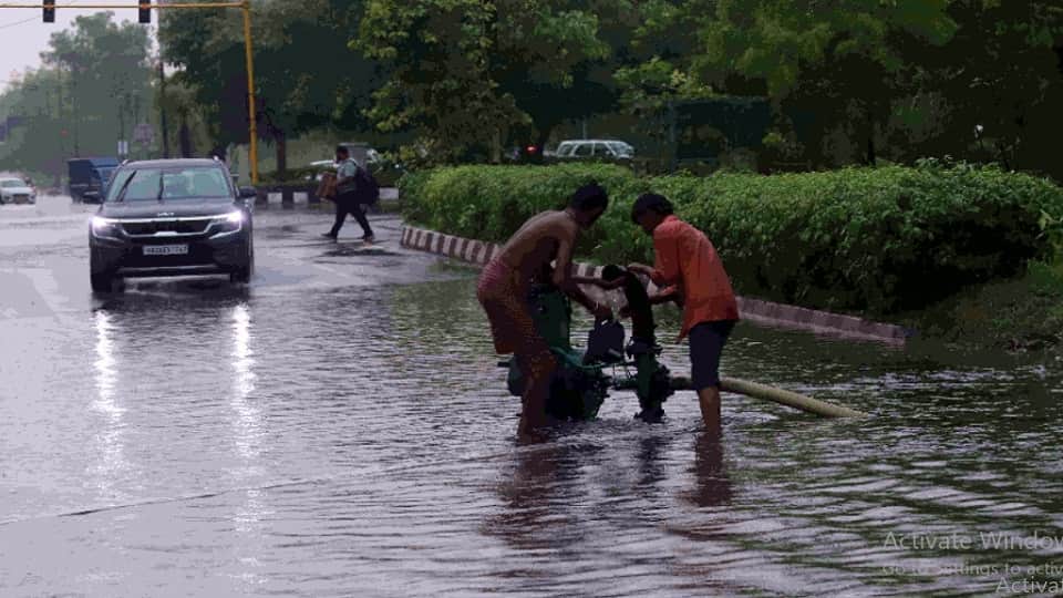 delhi weather forecast 52.4 mm of rain recorded on wednesday people get relief from heat