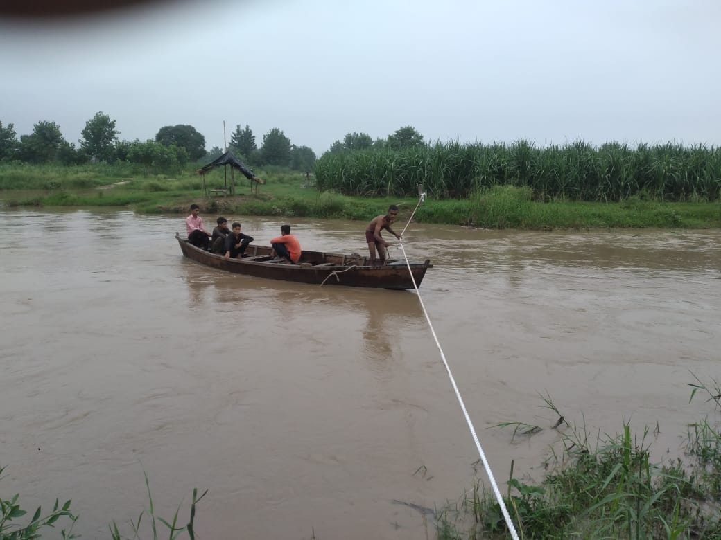 Solani's rising water level, boat traffic